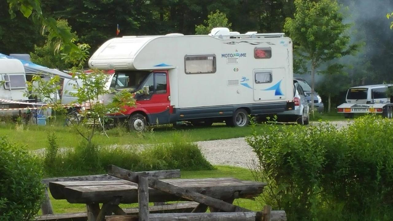 Camping Aviator, Numai Teren, Campare Pentru Rulote Autorulote Personale, Campingul Nu Are Rulote !!! Buşteni Zewnętrze zdjęcie